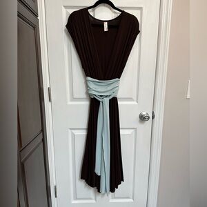 Frenzy ii brown v neck dress with light blue wrap in xs
